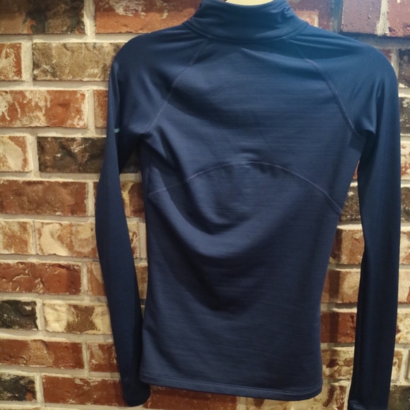 Nike Pro Pullover - Picture 2 of 2